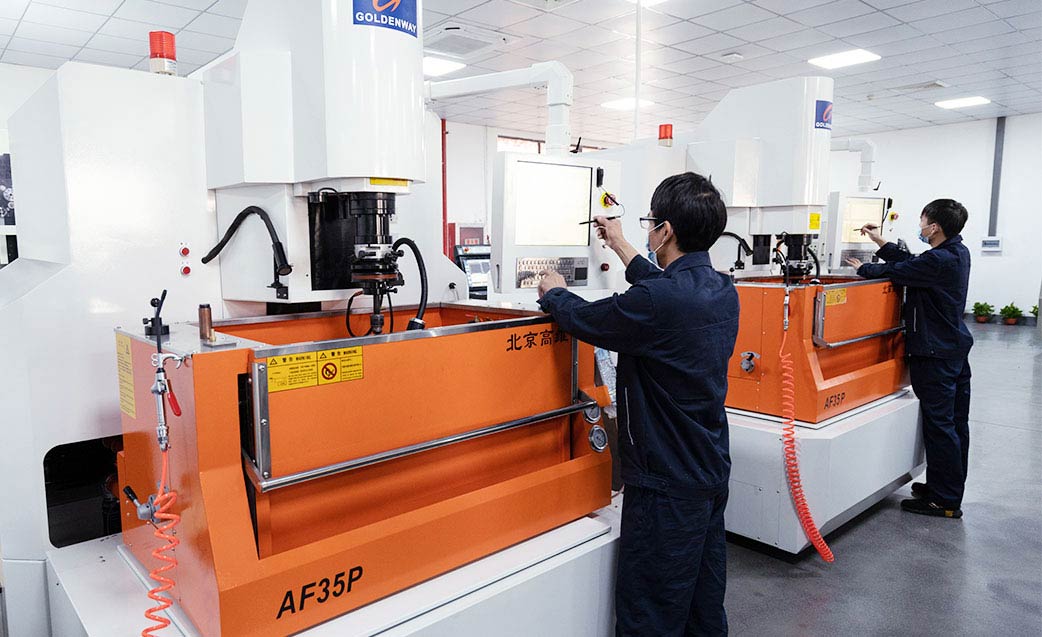 精密檢驗設備 保證產品精度無誤